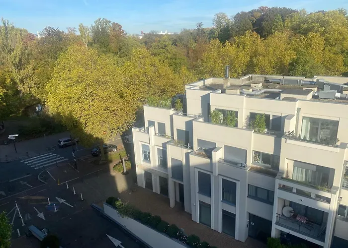 Apartamento Citycosy Orangerie Superbe 2 Pieces Calme Face Au Parc L'orangerie, Parking Souterrain Privatif, Wi-fi & Netflix Inclus